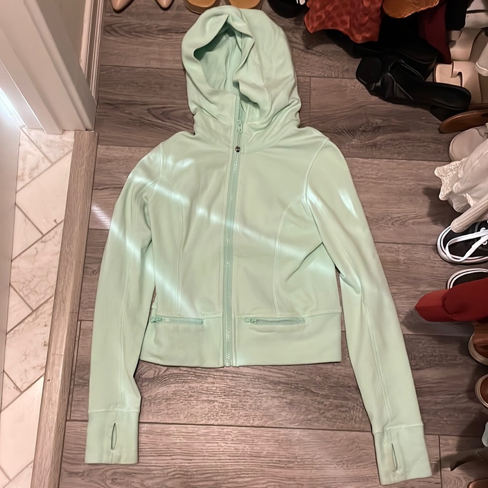 Lululemon scuba sweatshirt mint colored size 6